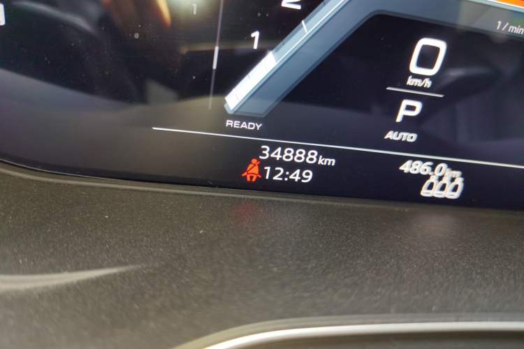 Used Audi A4L 2024 40 TFSI Luxury Dynamic Edition Odometer Close Up