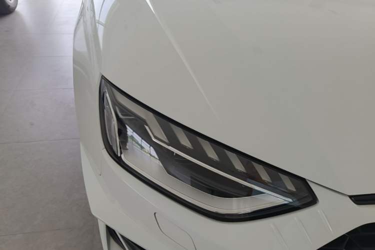 Used Audi A4L 2024 40 TFSI Fashion Dynamic Model Right Front Headlight