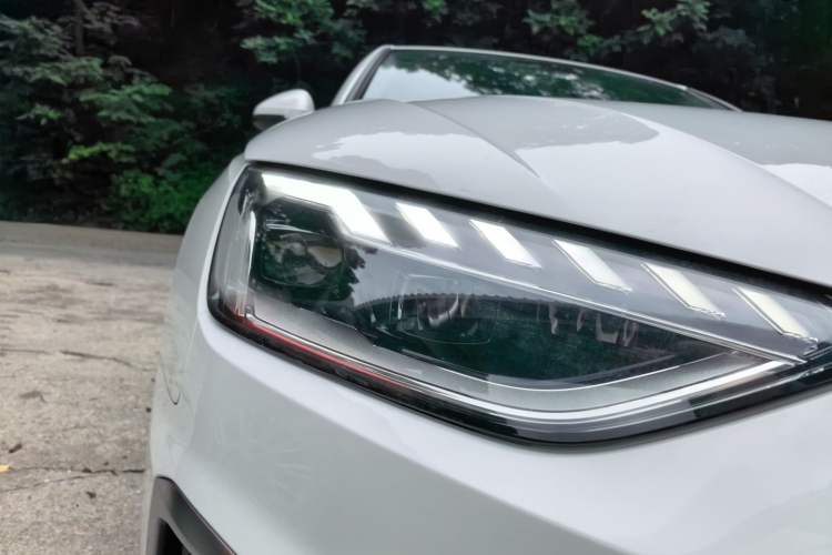 Used Audi A4L 2024 40 TFSI Fashion Dynamic Model Right Front Headlight