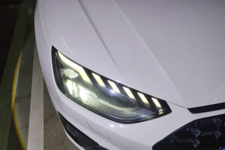 Used Audi A4L 2024 40 TFSI Luxury Dynamic Edition (Starry Night Version) Right Front Headlight