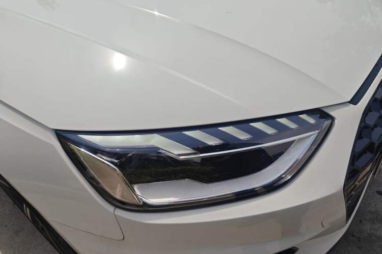 Used Audi A4L 2024 40 TFSI Luxury Dynamic Edition Right Front Headlight