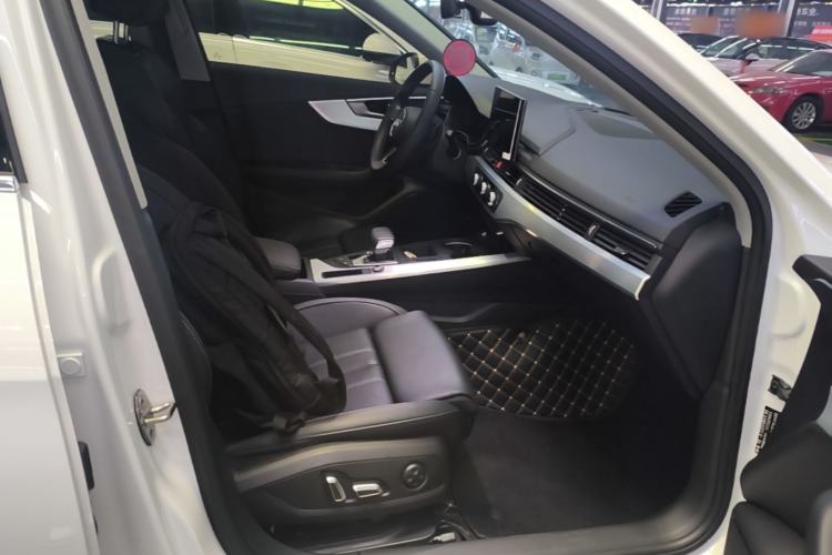 Used Audi A4L 2024 40 TFSI Fashion Dynamic Model Right Front Seat