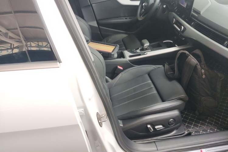 Used Audi A4L 2024 40 TFSI Fashion Dynamic Model Right Front Seat