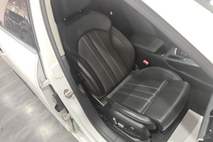 Used Audi A4L 2024 40 TFSI Fashion Dynamic Model Right Front Seat