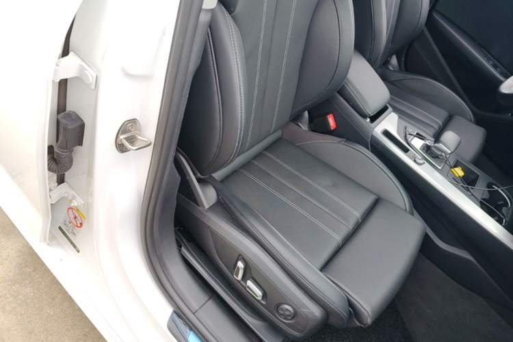Used Audi A4L 2024 40 TFSI Fashion Dynamic Model Right Front Seat