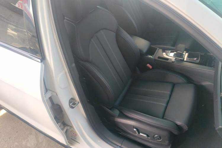 Used Audi A4L 2024 40 TFSI Luxury Dynamic Edition Right Front Seat