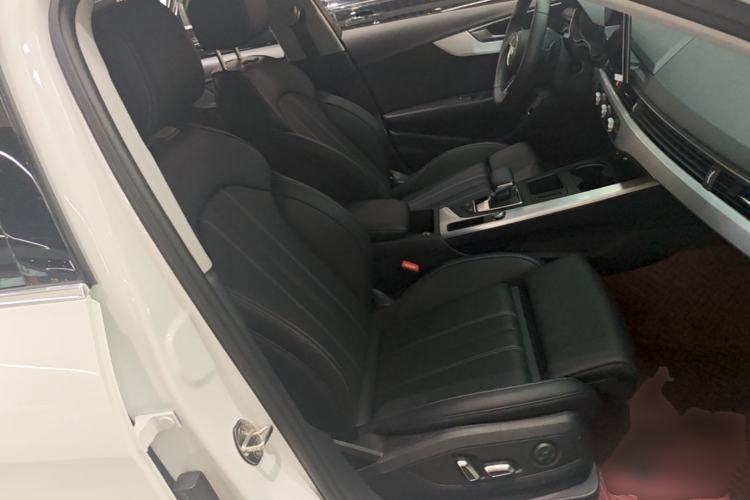 Used Audi A4L 2024 40 TFSI Fashion Dynamic Model Right Front Seat