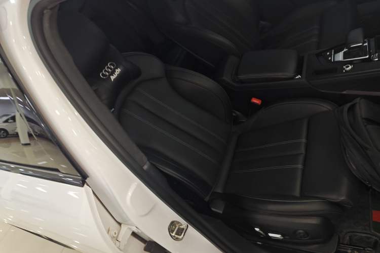 Used Audi A4L 2024 40 TFSI Luxury Dynamic Edition Right Front Seat