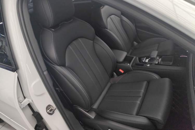 Used Audi A4L 2024 40 TFSI Luxury Dynamic Edition Right Front Seat
