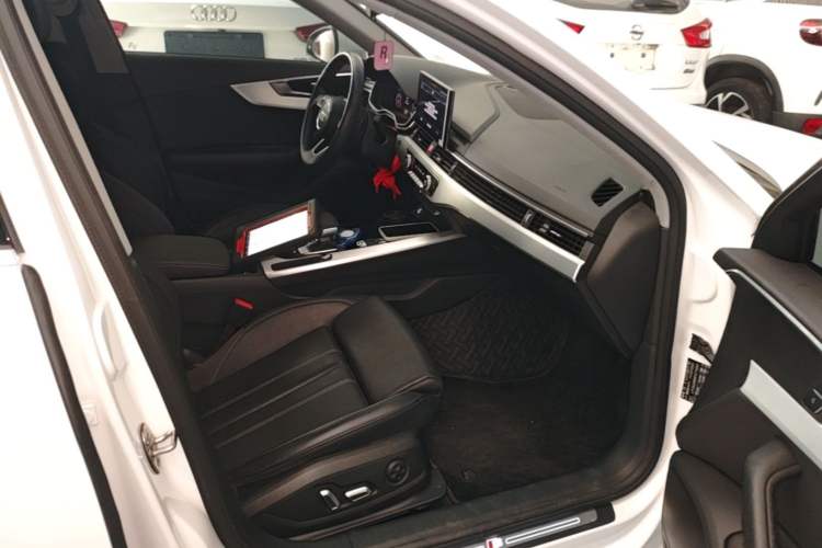 Used Audi A4L 2024 40 TFSI Fashion Dynamic Model Right Front Seat