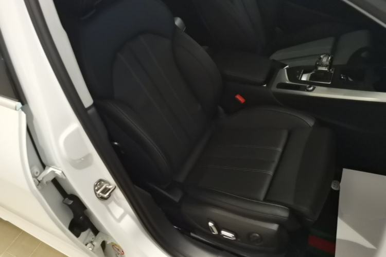 Used Audi A4L 2024 40 TFSI Fashion Dynamic Model Right Front Seat