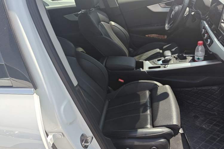 Used Audi A4L 2024 40 TFSI Fashion Dynamic Model Right Front Seat