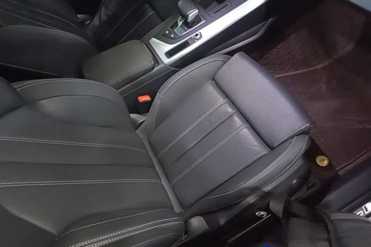 Used Audi A4L 2024 40 TFSI Fashion Dynamic Model Right Front Seat