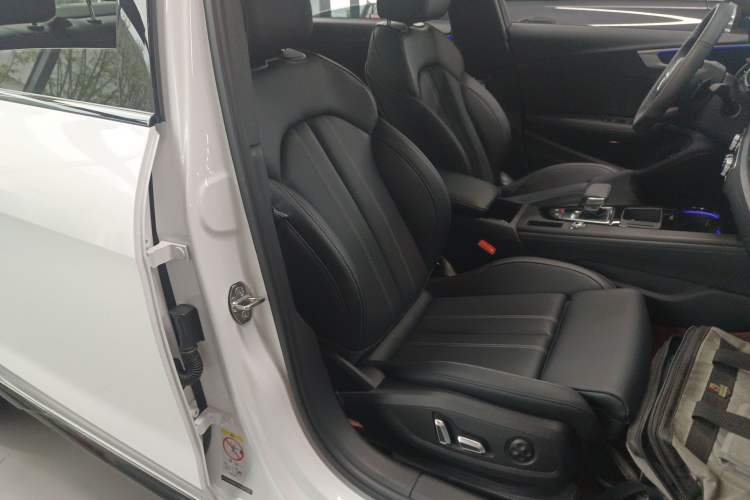 Used Audi A4L 2024 40 TFSI Luxury Dynamic Edition Right Front Seat