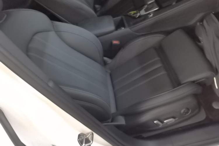 Used Audi A4L 2024 40 TFSI Luxury Dynamic Edition Right Front Seat