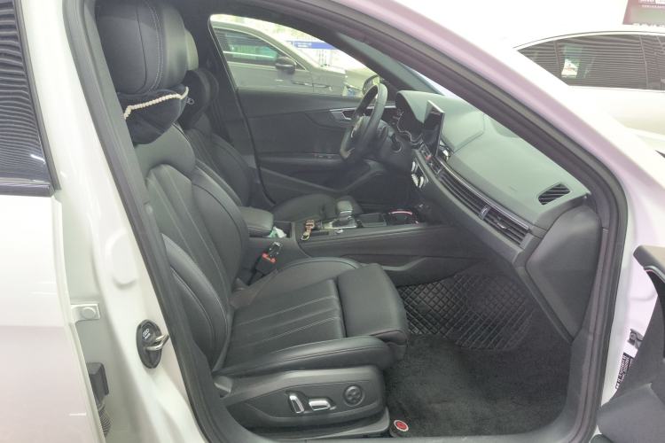 Used Audi A4L 2024 40 TFSI Luxury Dynamic Edition Right Front Seat
