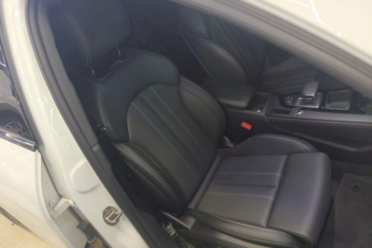 Used Audi A4L 2024 40 TFSI Luxury Dynamic Edition Right Front Seat