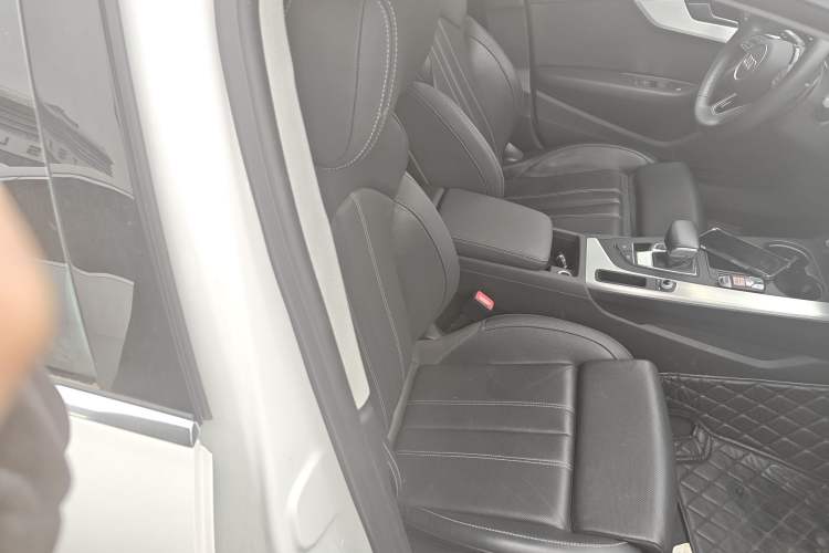 Used Audi A4L 2024 40 TFSI Fashion Dynamic Model Right Front Seat