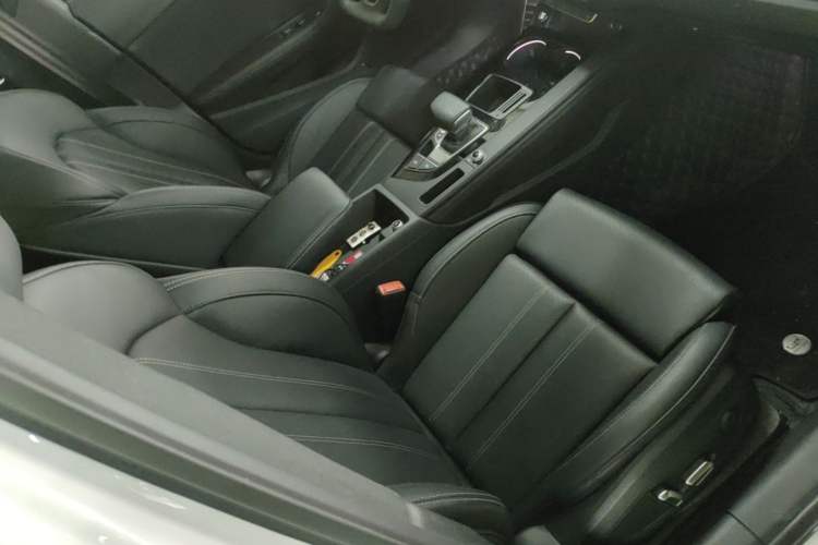 Used Audi A4L 2024 40 TFSI Luxury Dynamic Edition Right Front Seat