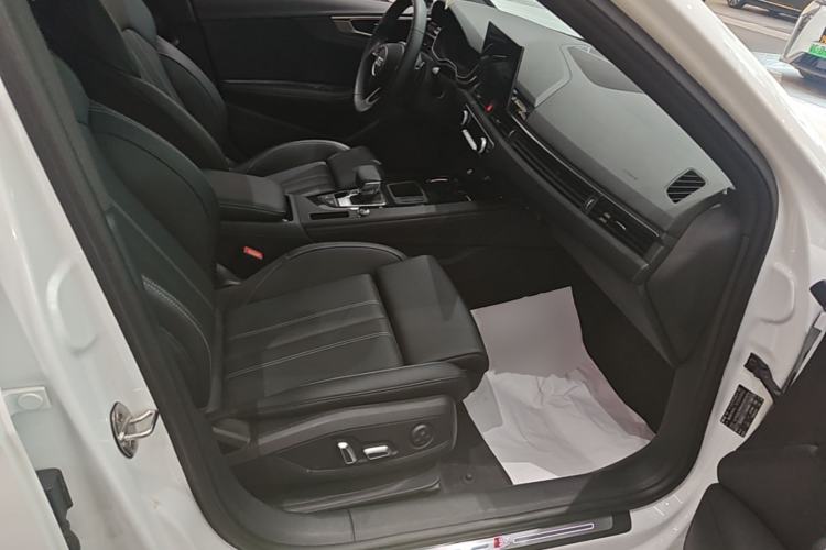 Used Audi A4L 2024 40 TFSI Luxury Dynamic Edition Right Front Seat