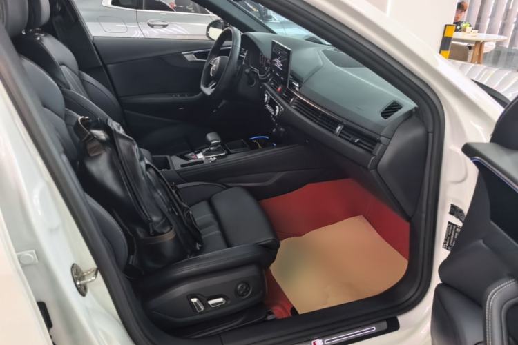 Used Audi A4L 2024 40 TFSI Luxury Dynamic Edition Right Front Seat