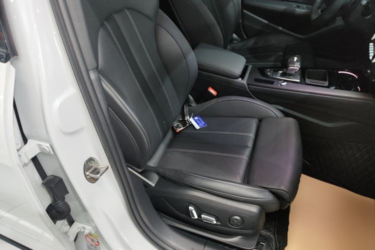 Used Audi A4L 2024 40 TFSI Luxury Dynamic Edition Right Front Seat