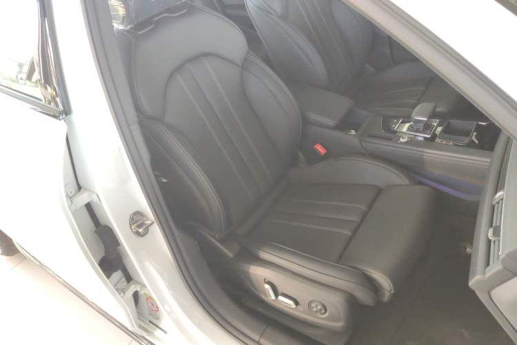 Used Audi A4L 2024 40 TFSI Luxury Dynamic Edition Right Front Seat