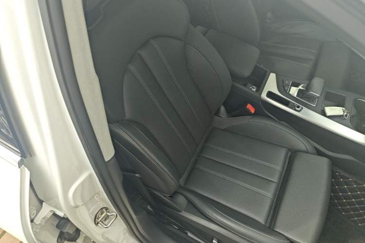 Used Audi A4L 2024 40 TFSI Fashion Dynamic Model Right Front Seat
