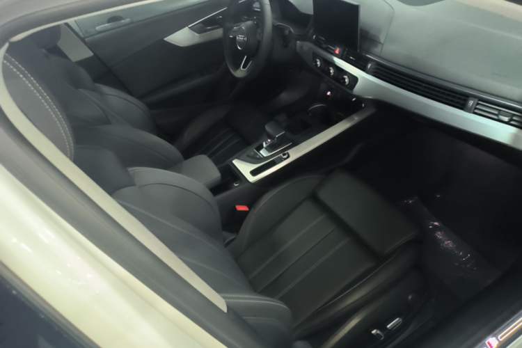 Used Audi A4L 2024 40 TFSI Fashion Dynamic Model Right Front Seat