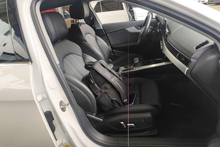 Used Audi A4L 2024 40 TFSI Fashion Dynamic Model Right Front Seat