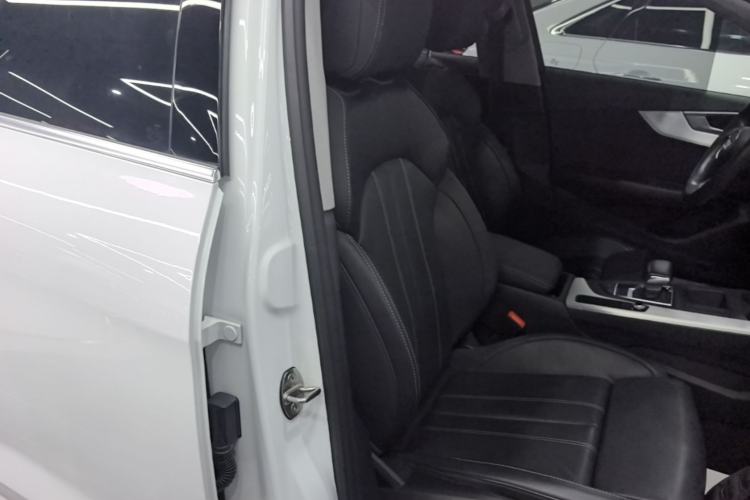 Used Audi A4L 2024 40 TFSI Fashion Dynamic Model Right Front Seat