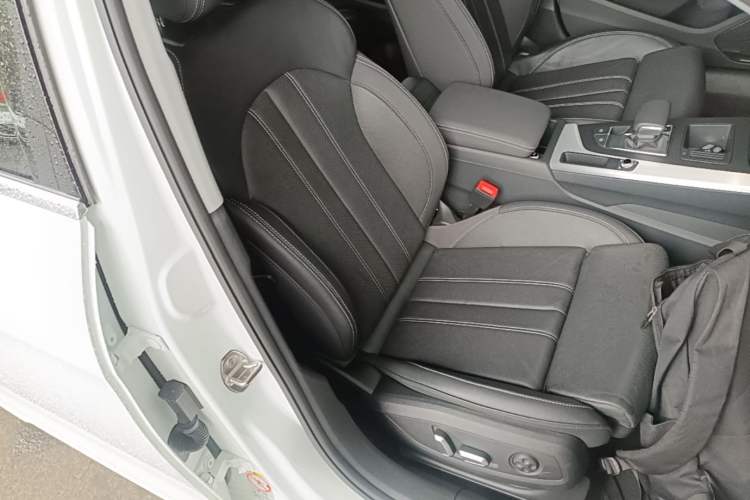 Used Audi A4L 2024 40 TFSI Fashion Dynamic Model Right Front Seat
