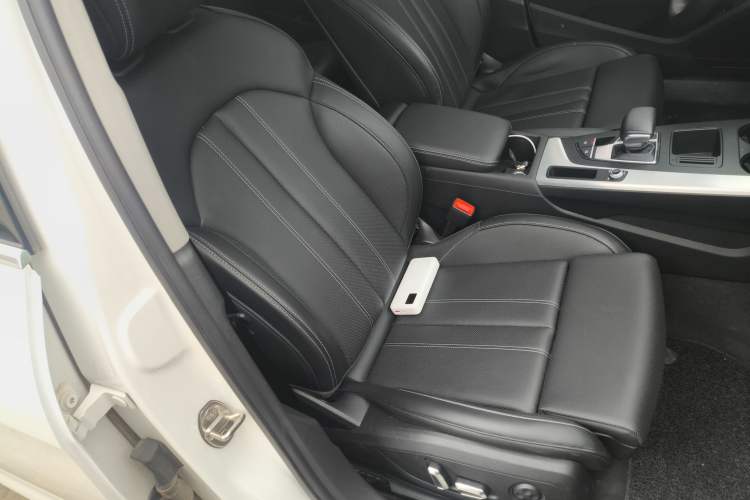 Used Audi A4L 2024 40 TFSI Fashion Dynamic Model Right Front Seat