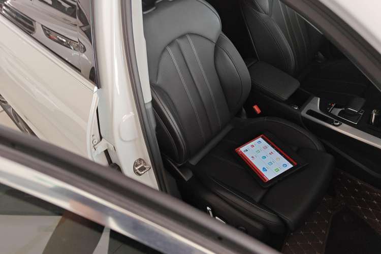 Used Audi A4L 2024 40 TFSI Fashion Dynamic Model Right Front Seat