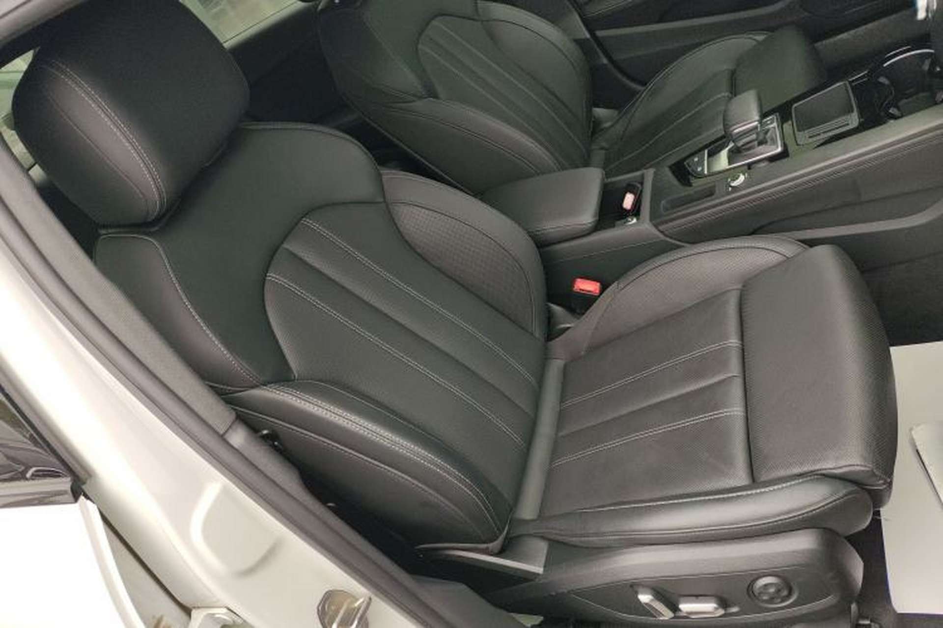 Used Audi A4L 2024 40 TFSI Luxury Dynamic Edition Right Front Seat
