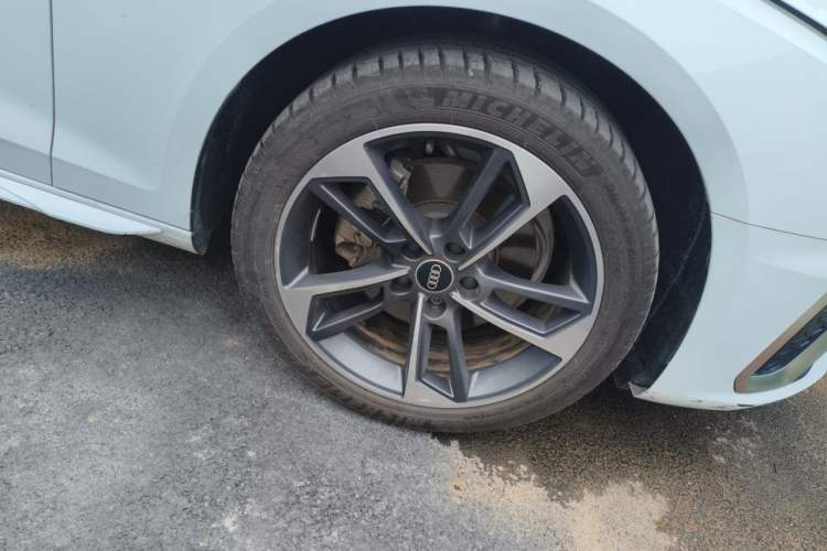 Used Audi A4L 2024 40 TFSI Fashion Dynamic Model Right Front Wheel Hub