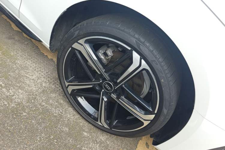 Used Audi A4L 2024 40 TFSI Luxury Dynamic Edition Right Front Wheel Hub