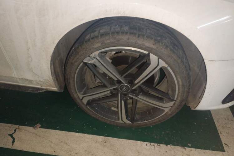 Used Audi A4L 2024 40 TFSI Luxury Dynamic Edition Right Front Wheel Hub