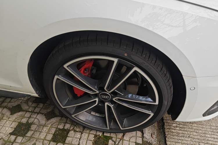 Used Audi A4L 2024 45 TFSI quattro Prestige Dynamic Edition Right Front Wheel Hub