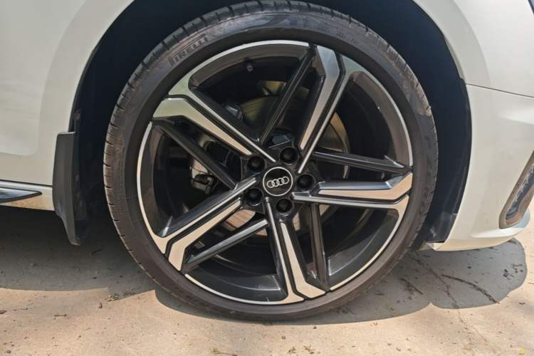 Used Audi A4L 2024 40 TFSI Luxury Dynamic Edition Right Front Wheel Hub