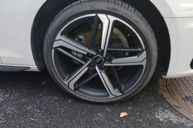 Used Audi A4L 2024 40 TFSI Luxury Dynamic Edition Right Front Wheel Hub