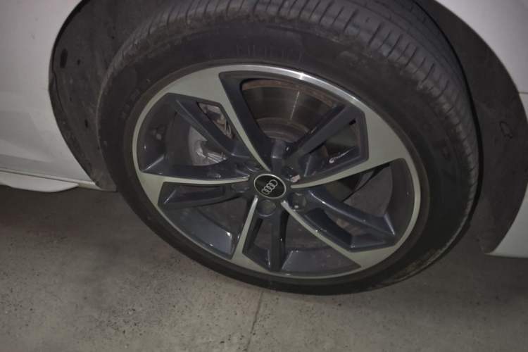 Used Audi A4L 2024 40 TFSI Fashion Dynamic Model Right Front Wheel Hub