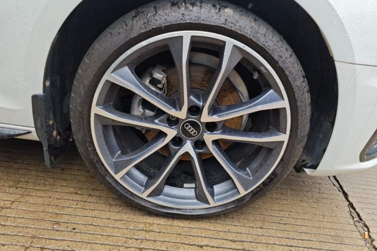 Used Audi A4L 2024 40 TFSI Luxury Dynamic Edition Right Front Wheel Hub