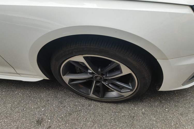 Used Audi A4L 2024 40 TFSI Fashion Dynamic Model Right Front Wheel Hub