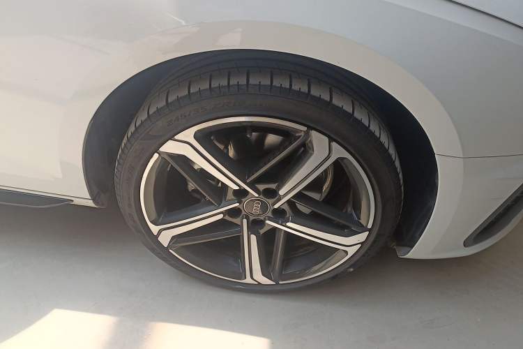 Used Audi A4L 2024 40 TFSI Luxury Dynamic Edition Right Front Wheel Hub