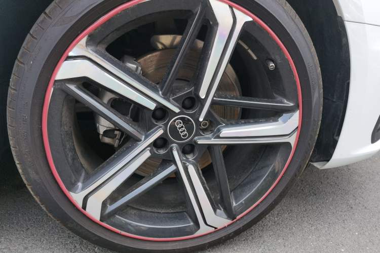 Used Audi A4L 2024 40 TFSI Luxury Dynamic Edition Right Front Wheel Hub