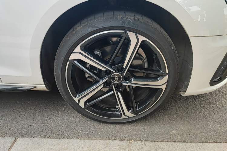Used Audi A4L 2024 40 TFSI Luxury Dynamic Edition Right Front Wheel Hub
