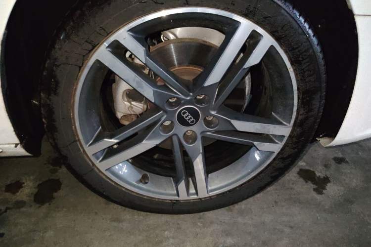 Used Audi A4L 2024 40 TFSI Fashion Dynamic Model Right Front Wheel Hub