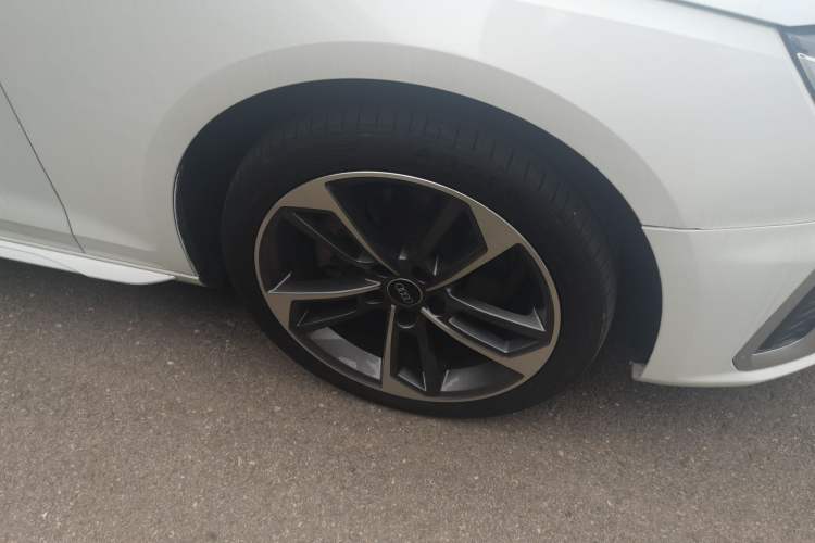 Used Audi A4L 2024 40 TFSI Fashion Dynamic Model Right Front Wheel Hub