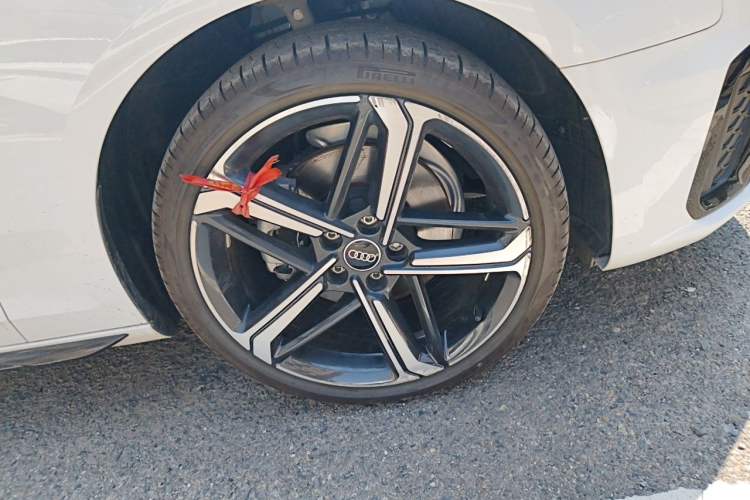Used Audi A4L 2024 40 TFSI Luxury Dynamic Edition Right Front Wheel Hub